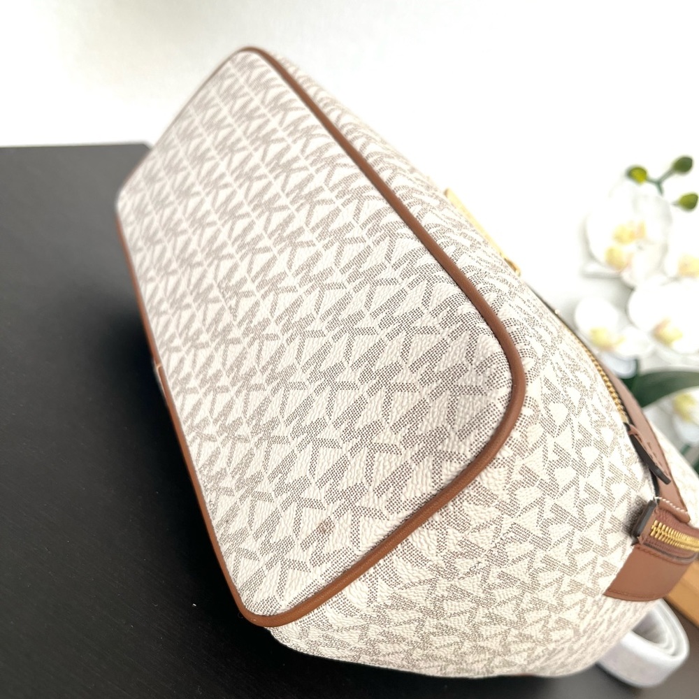 Michael kors Kenly MD Backpack - Picture 5 of 8